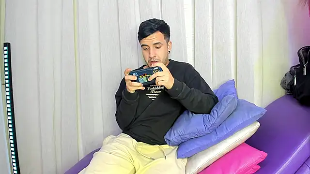 SlimLoves online show from 02-08-26, 07:12