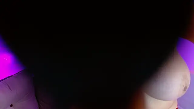 Snapshot of milfrousse chatting on 06-24-26, 10:20 milfrousse online show from 06-24-26, 10:20