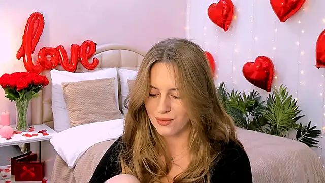 RozzitaBedberry online show from 02-16-25, 03:59