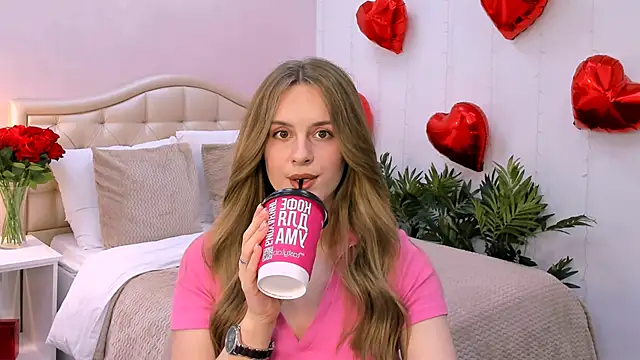 RozzitaBedberry online show from 03-17-25, 04:22