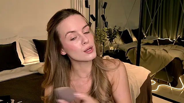 RozzitaBedberry online show from 03-20-26, 01:05