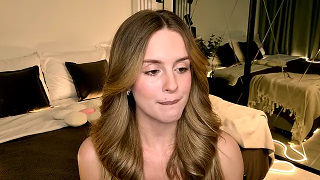 RozzitaBedberry online show from 04-09-26, 02:11