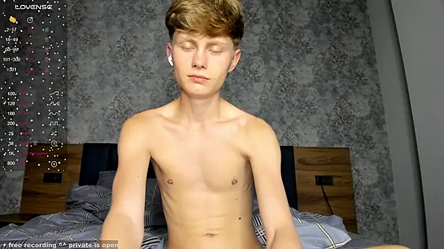 Snapshot of christian_di0r chatting on 03-17-25, 05:16 christian di0r online show from 03-17-25, 05:16