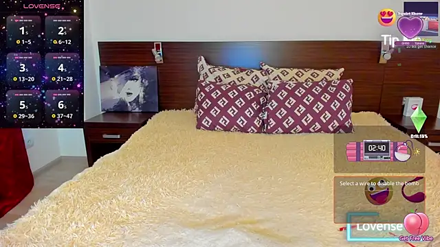 Hanna Becrett17 online show from 12-17-24, 05:18