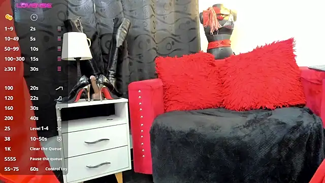 LiaTaylorr online show from 12-23-24, 12:19