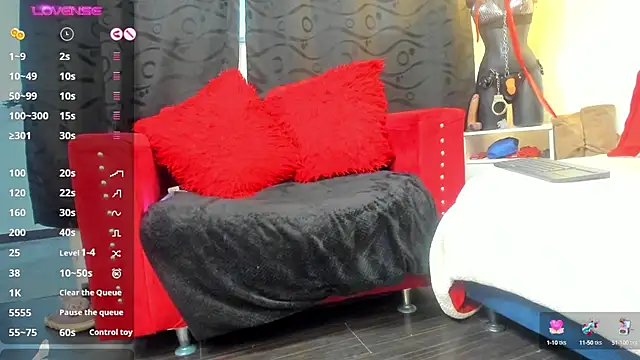 LiaTaylorr online show from 12-31-24, 06:13