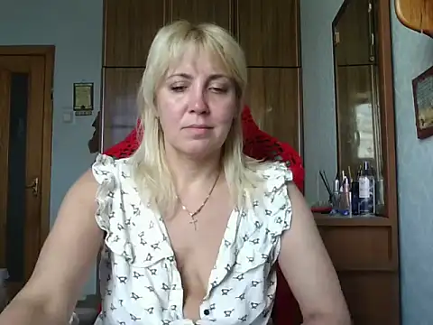 Snapshot of IrinaB1 chatting on 06-21-26, 07:33 IrinaB1 online show from 06-21-26, 07:33