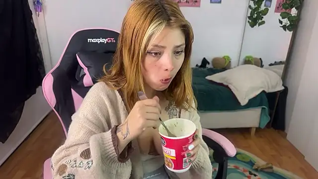 ari kat online show from 07-30-26, 04:11