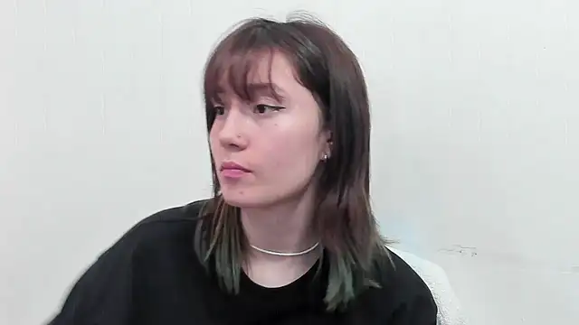 Snapshot of lizzy_davis_1 chatting on 12-19-24, 03:29 lizzy davis 1 online show from 12-19-24, 03:29