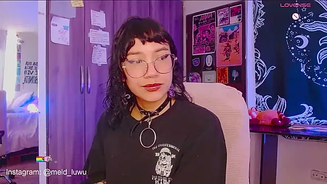 melissahowl online show from 11-19-25, 04:29