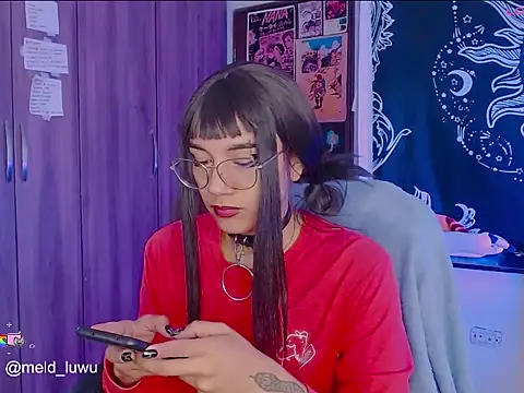 melissahowl online show from 11-26-25, 02:40