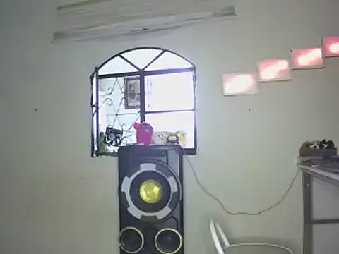 Snapshot of animecross chatting on 12-18-24, 08:47 animecross online show from 12-18-24, 08:47