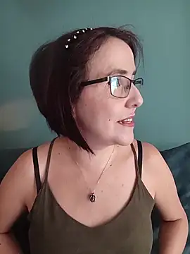 Snapshot of IsisBlake chatting on 06-21-26, 05:37 IsisBlake online show from 06-21-26, 05:37