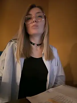 Crazy-Rosa online show from 02-06-25, 03:20