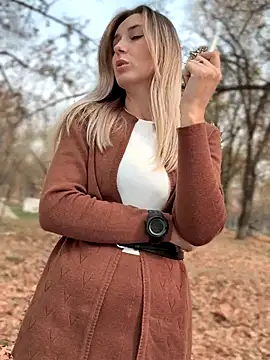 Crazy-Rosa online show from 10-28-25, 08:29