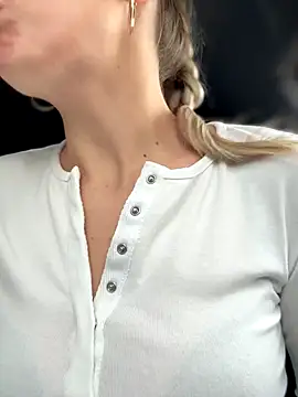 Crazy-Rosa online show from 11-15-25, 06:33