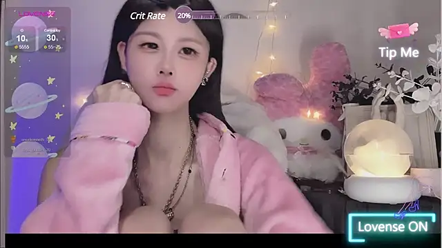 Snapshot of O0_0Q chatting on 12-17-24, 04:53 O0 0Q online show from 12-17-24, 04:53