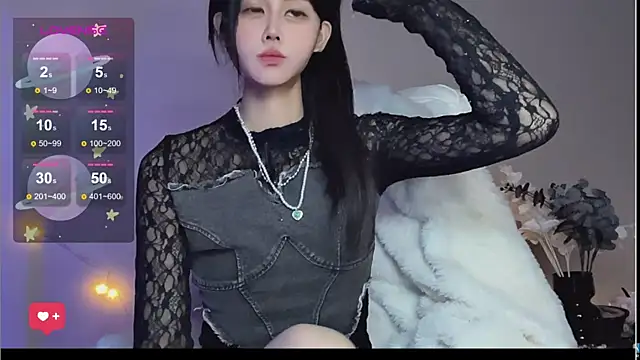 Snapshot of O0_0Q chatting on 12-29-24, 04:08 O0 0Q online show from 12-29-24, 04:08