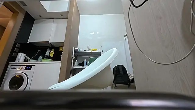 YunheLEE online show from 10-27-25, 12:09