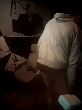 Snapshot of Gillygilly76 chatting on 02-01-26, 01:37 Gillygilly76 online show from 02-01-26, 01:37