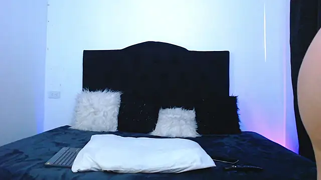 Jennifer Louisee online show from 12-12-24, 04:15