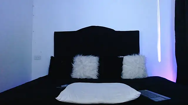 Jennifer Louisee online show from 12-19-24, 06:23