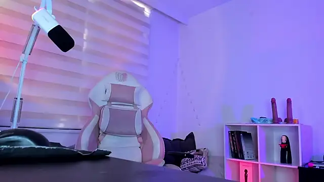 Gaby Miller22 online show from 10-31-25, 04:08