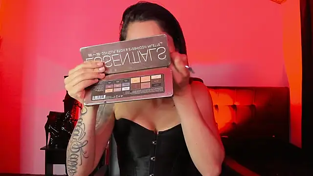 MistressVenena online show from 01-08-26, 01:30