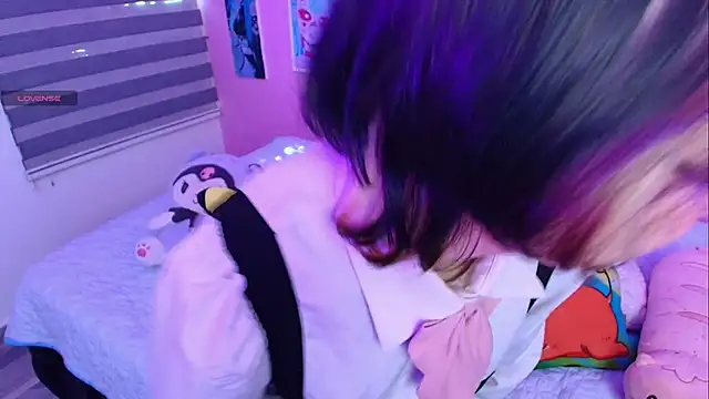 Miwa violet online show from 12-19-25, 07:54