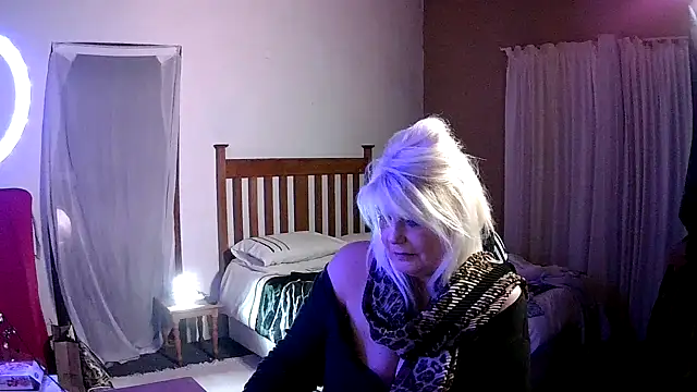 Miahotmilf online show from 01-12-26, 08:03