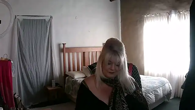 Miahotmilf online show from 02-22-26, 04:27