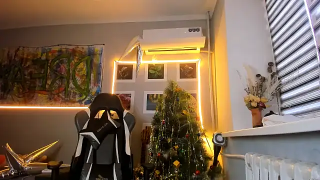 Snapshot of sara_sun34 chatting on 12-23-24, 06:44 sara sun34 online show from 12-23-24, 06:44