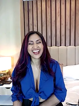 MonicaMoret online show from 03-10-25, 03:20