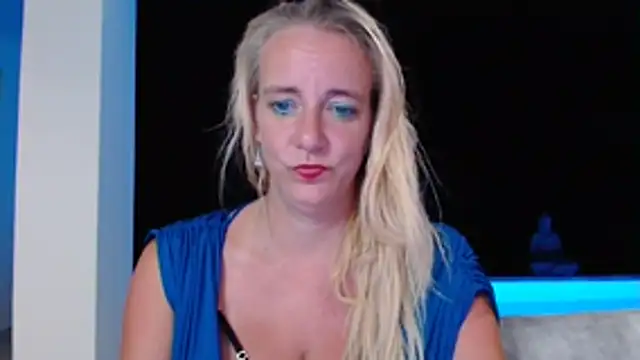 Snapshot of Wendysexyx chatting on 10-25-25, 12:07 Wendysexyx online show from 10-25-25, 12:07