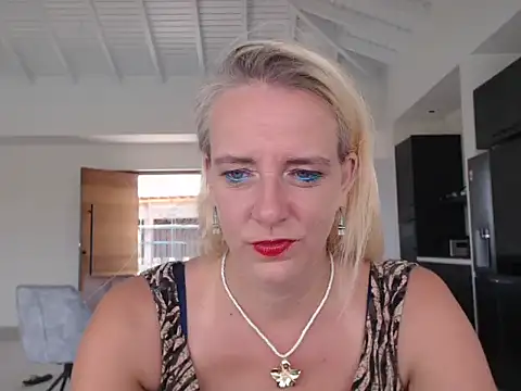 Snapshot of Wendysexyx chatting on 10-26-25, 03:07 Wendysexyx online show from 10-26-25, 03:07