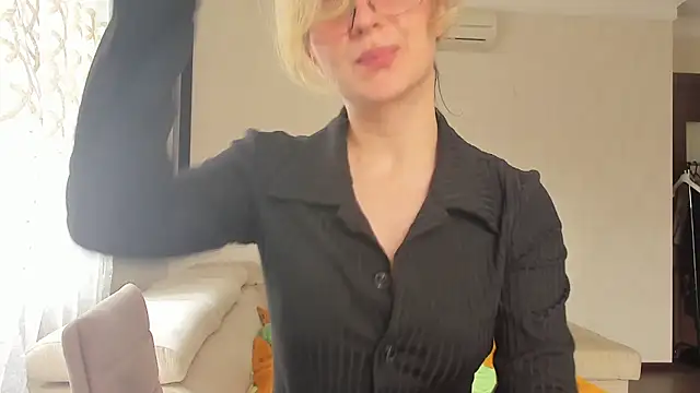 Snapshot of Lilith_lutherlow chatting on 05-31-26, 09:49 Lilith lutherlow online show from 05-31-26, 09:49