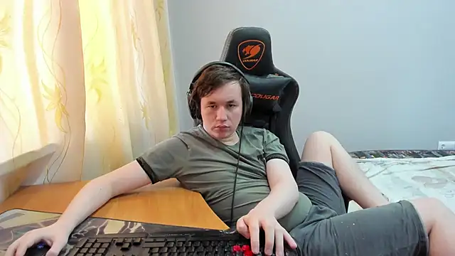 iliaskrislove online show from 04-12-26, 01:16