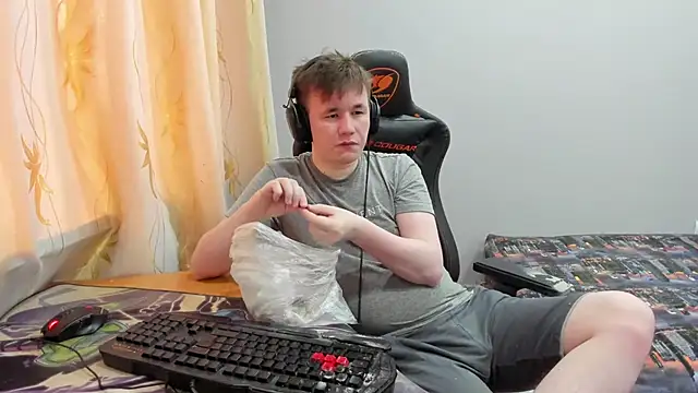 Snapshot of iliaskrislove chatting on 05-15-26, 12:39 iliaskrislove online show from 05-15-26, 12:39