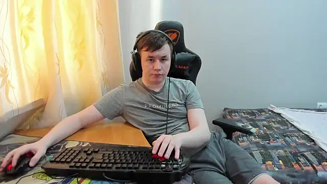 Snapshot of iliaskrislove chatting on 05-16-26, 12:07 iliaskrislove online show from 05-16-26, 12:07