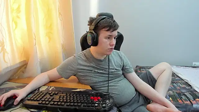 Snapshot of iliaskrislove chatting on 05-16-26, 12:18 iliaskrislove online show from 05-16-26, 12:18