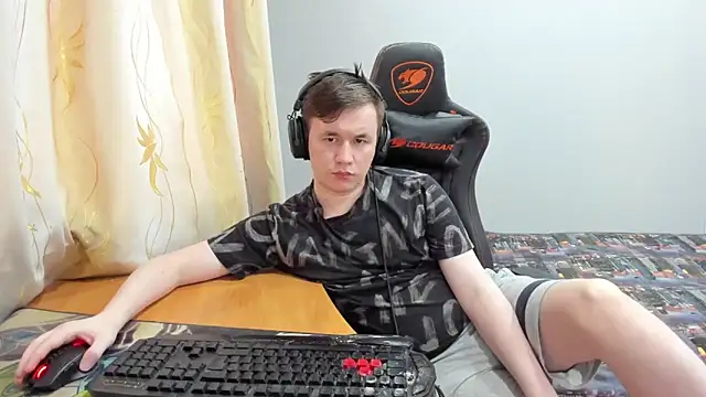 Snapshot of iliaskrislove chatting on 05-19-26, 04:35 iliaskrislove online show from 05-19-26, 04:35