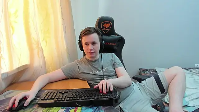 Snapshot of iliaskrislove chatting on 06-19-26, 11:14 iliaskrislove online show from 06-19-26, 11:14