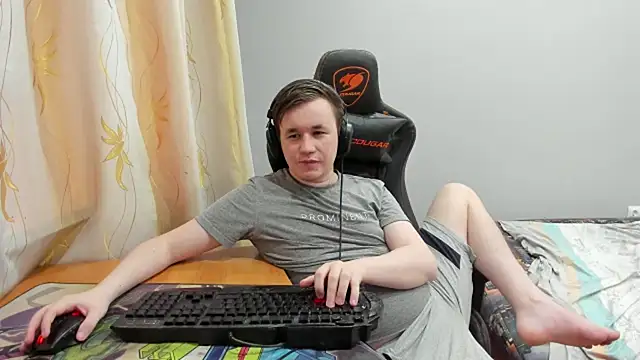 Snapshot of iliaskrislove chatting on 06-19-26, 11:19 iliaskrislove online show from 06-19-26, 11:19