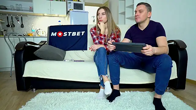 Snapshot of littlesweettifany chatting on 01-14-25, 01:17 littlesweettifany online show from 01-14-25, 01:17