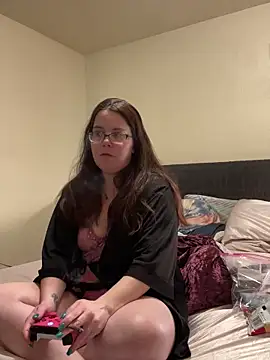 Snapshot of FreakNastyLacie chatting on 02-21-25, 04:29 FreakNastyLacie online show from 02-21-25, 04:29