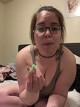 Snapshot of FreakNastyLacie chatting on 03-04-25, 01:23 FreakNastyLacie online show from 03-04-25, 01:23