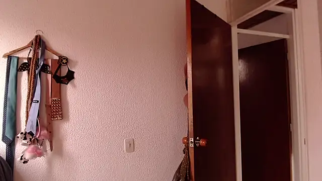 emily pearl  online show from 11-30-25, 09:52