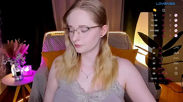 Aemilia  online show from 02-20-26, 08:27