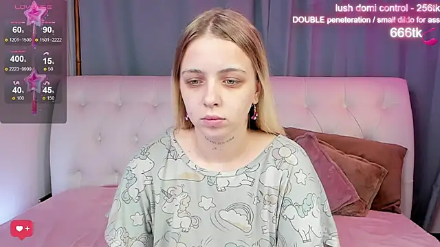 Alice Halle online show from 10-10-25, 01:37