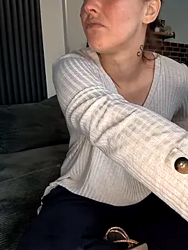 Linalicious online show from 04-20-26, 07:44